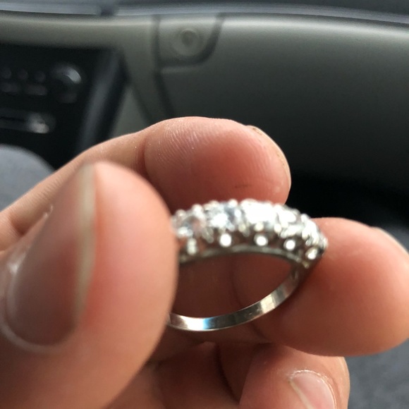 14k gold diamond ring - Picture 2 of 2